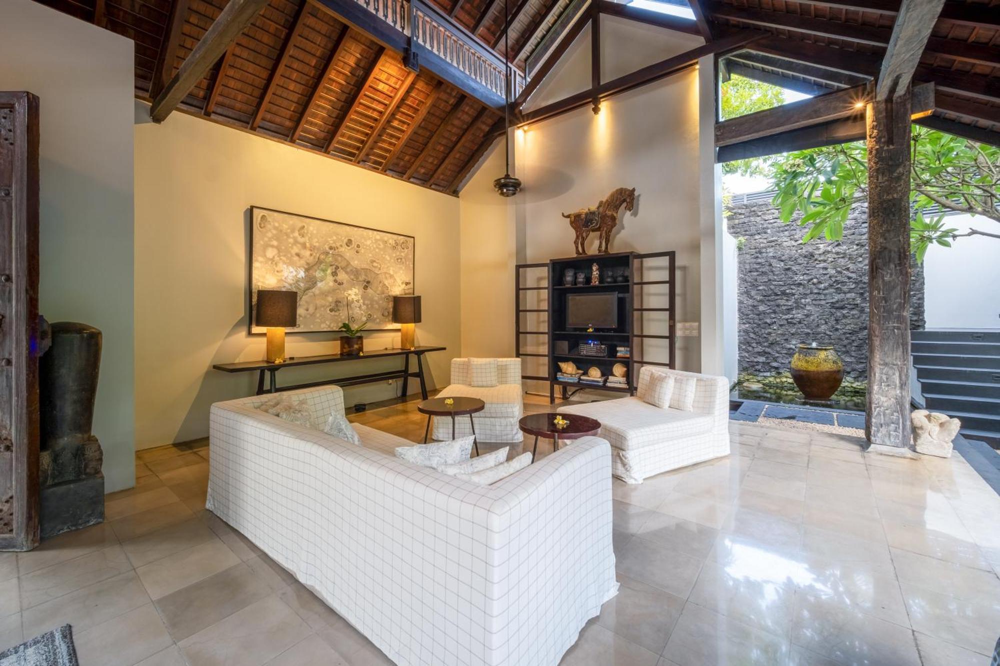 Villa De Suma - Fully Staffed Luxury Villa, Walk To The Beach! スミニャック エクステリア 写真