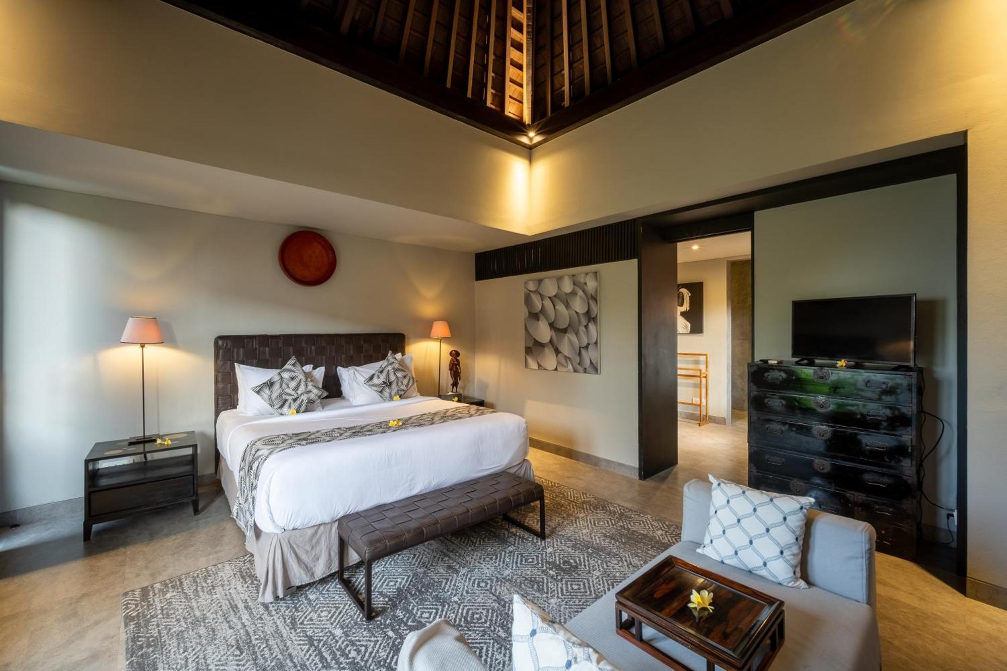 Villa De Suma - Fully Staffed Luxury Villa, Walk To The Beach! スミニャック エクステリア 写真