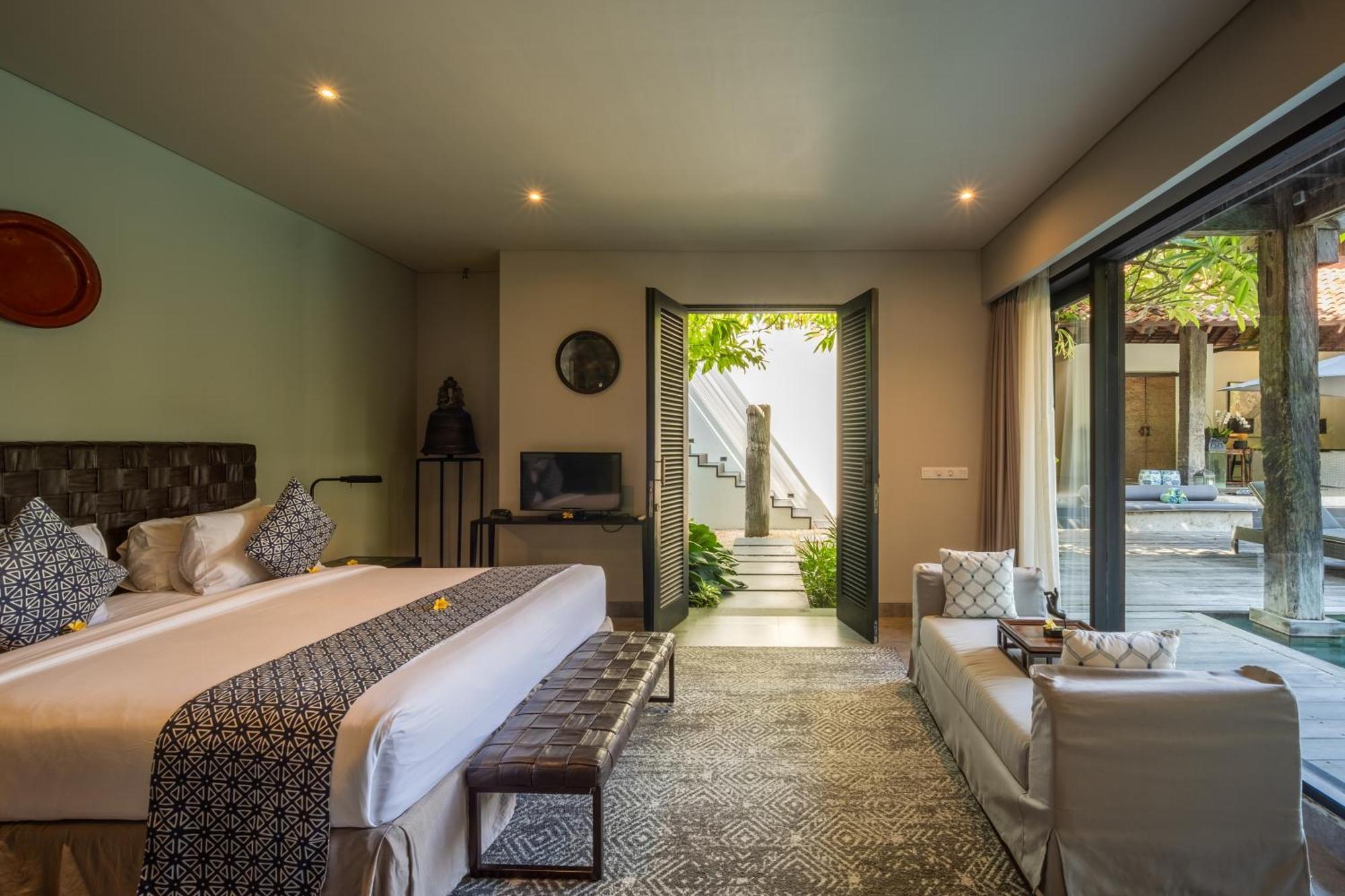Villa De Suma - Fully Staffed Luxury Villa, Walk To The Beach! スミニャック エクステリア 写真