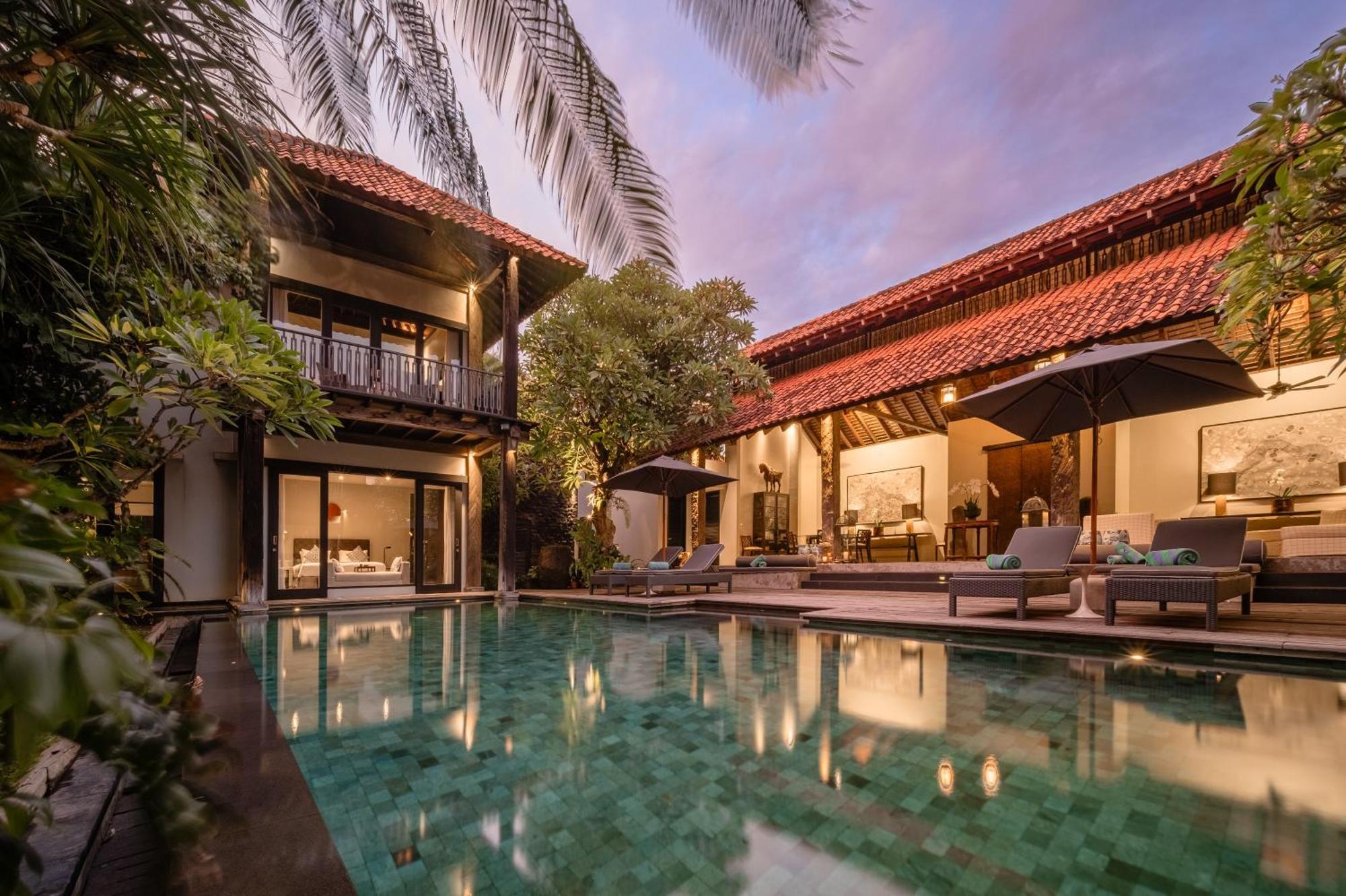 Villa De Suma - Fully Staffed Luxury Villa, Walk To The Beach! スミニャック エクステリア 写真